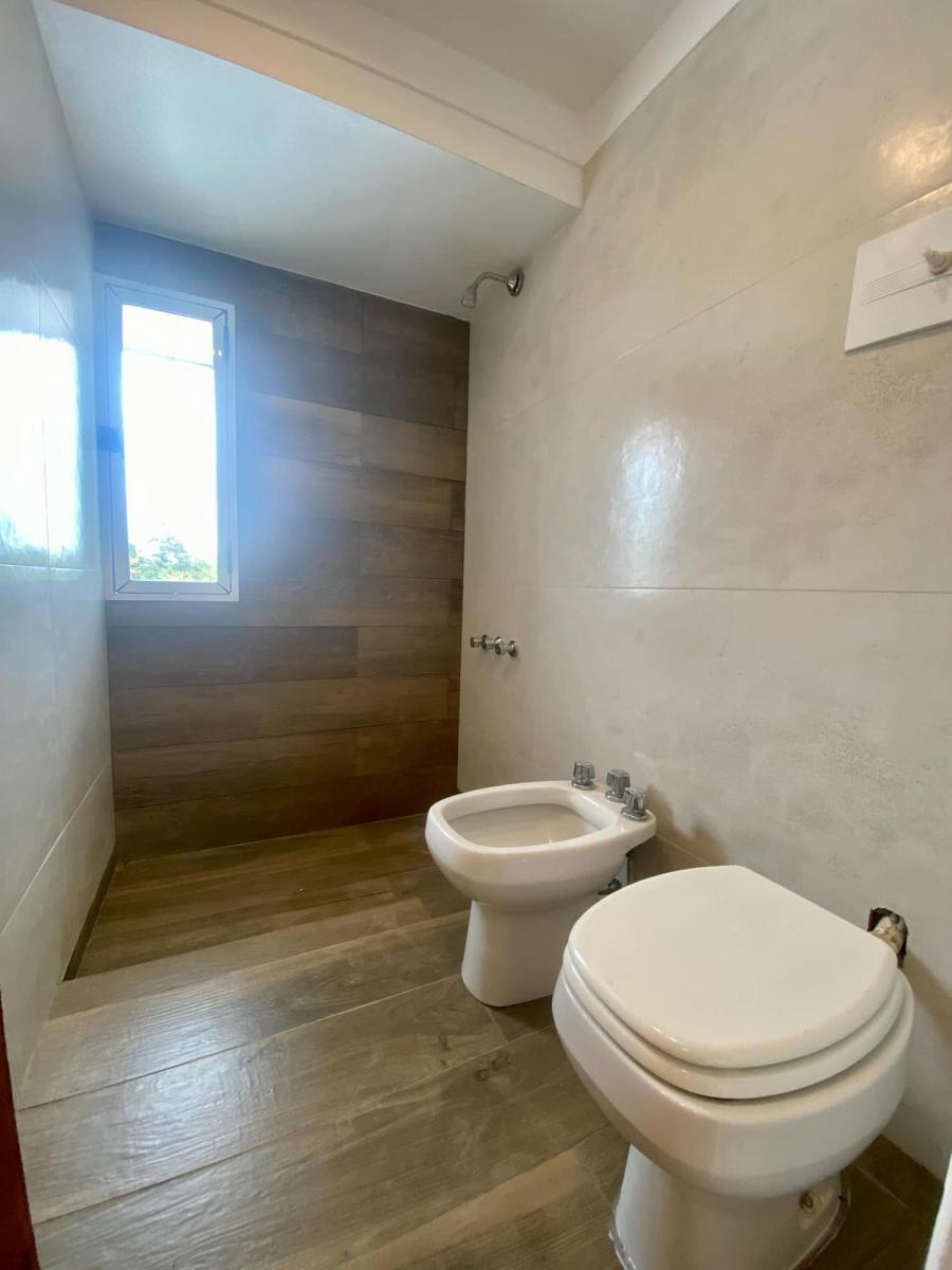 Latorre Prop. Vende Hermoso Chalet de 5 Ambientes 5