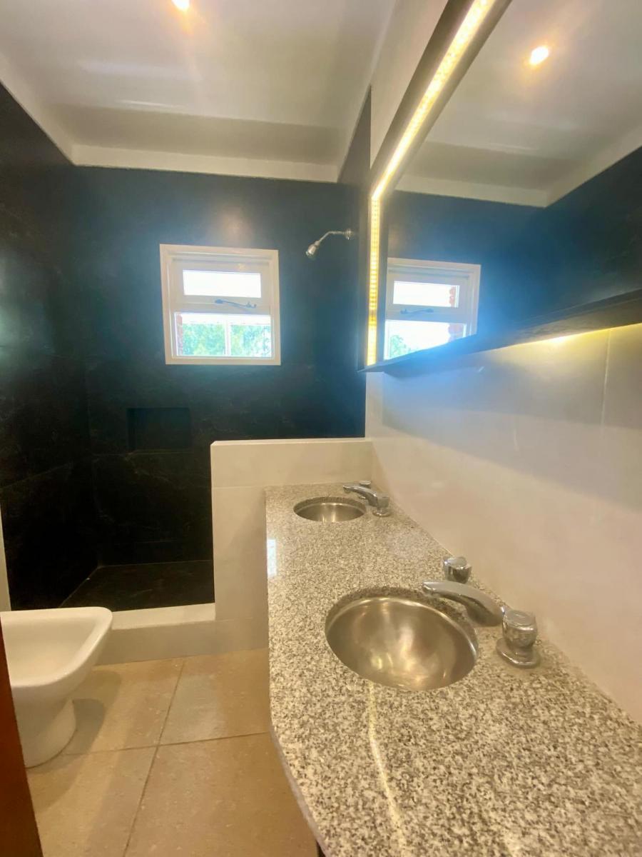 Latorre Prop. Vende Hermoso Chalet de 5 Ambientes 2