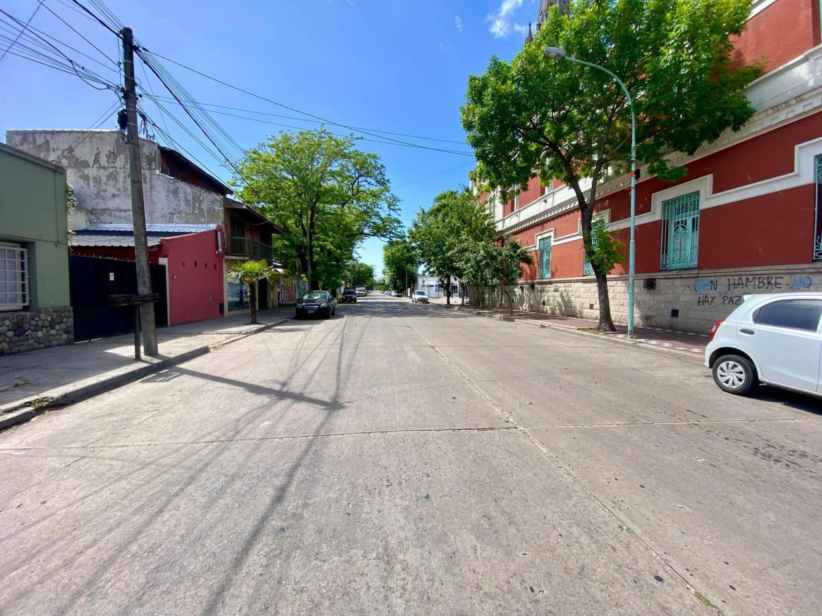 Latorre Prop. Vende Casa en PH 3 Amb con Entrada de Auto 3