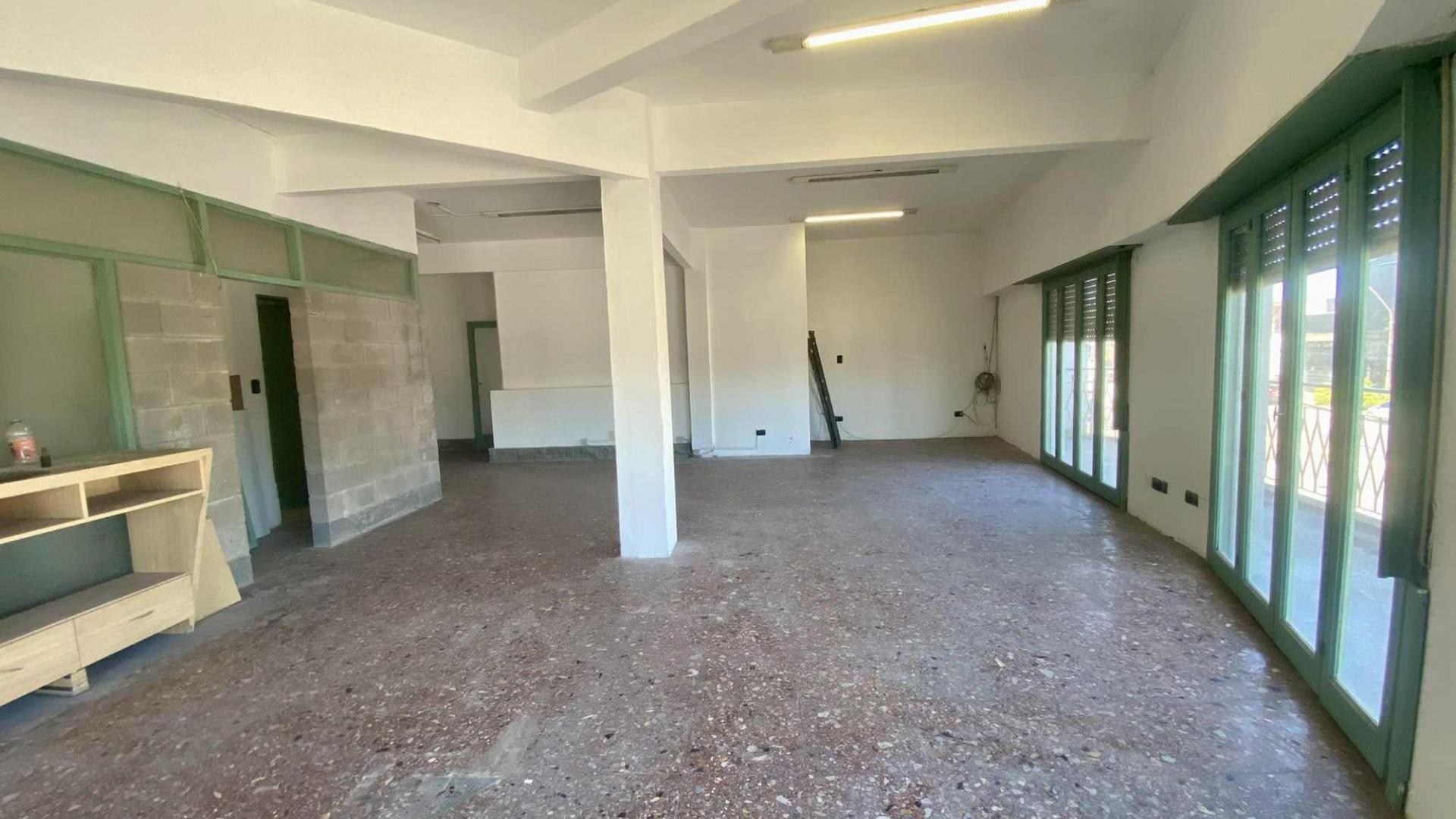 Foto de LATORRE PROP. ALQUILA LOCAL EN AV. JUAN B JUSTO E ITALIA, imagen 1
