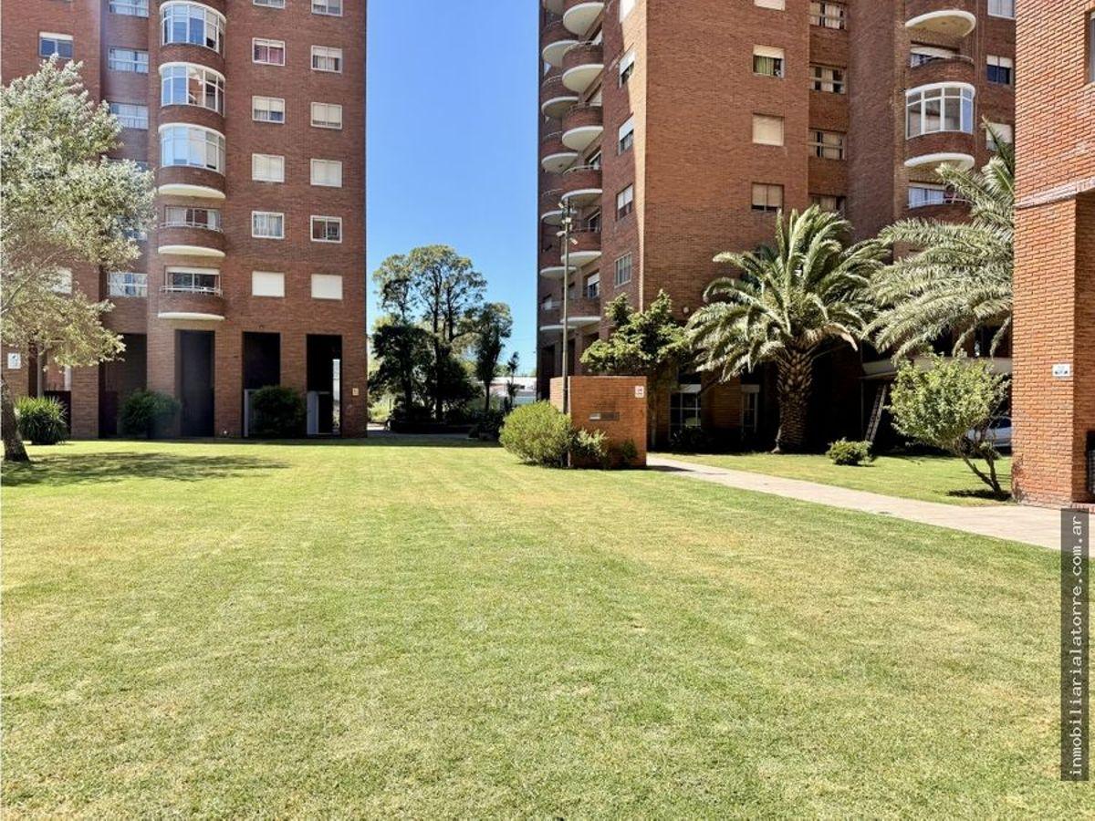 LATORRE PROP VENDE DEPTO 4 AMB CON COCHERA