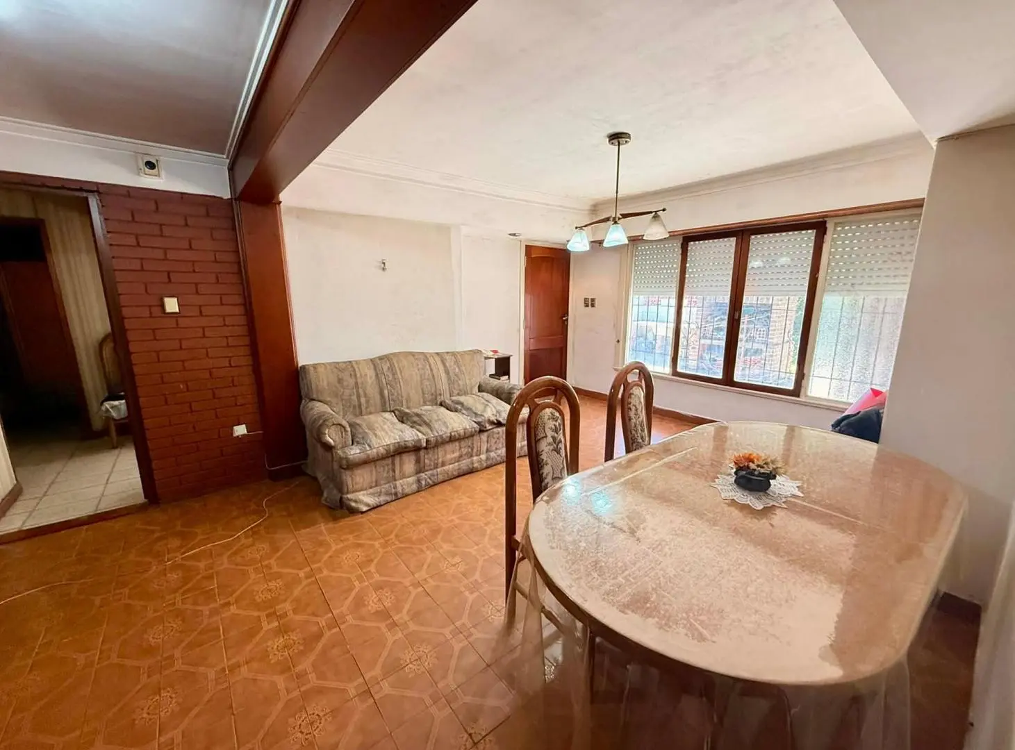 LATORRE PROP. VENDE CHALET 4 AMB CON PARQUE Y GARAGE 4