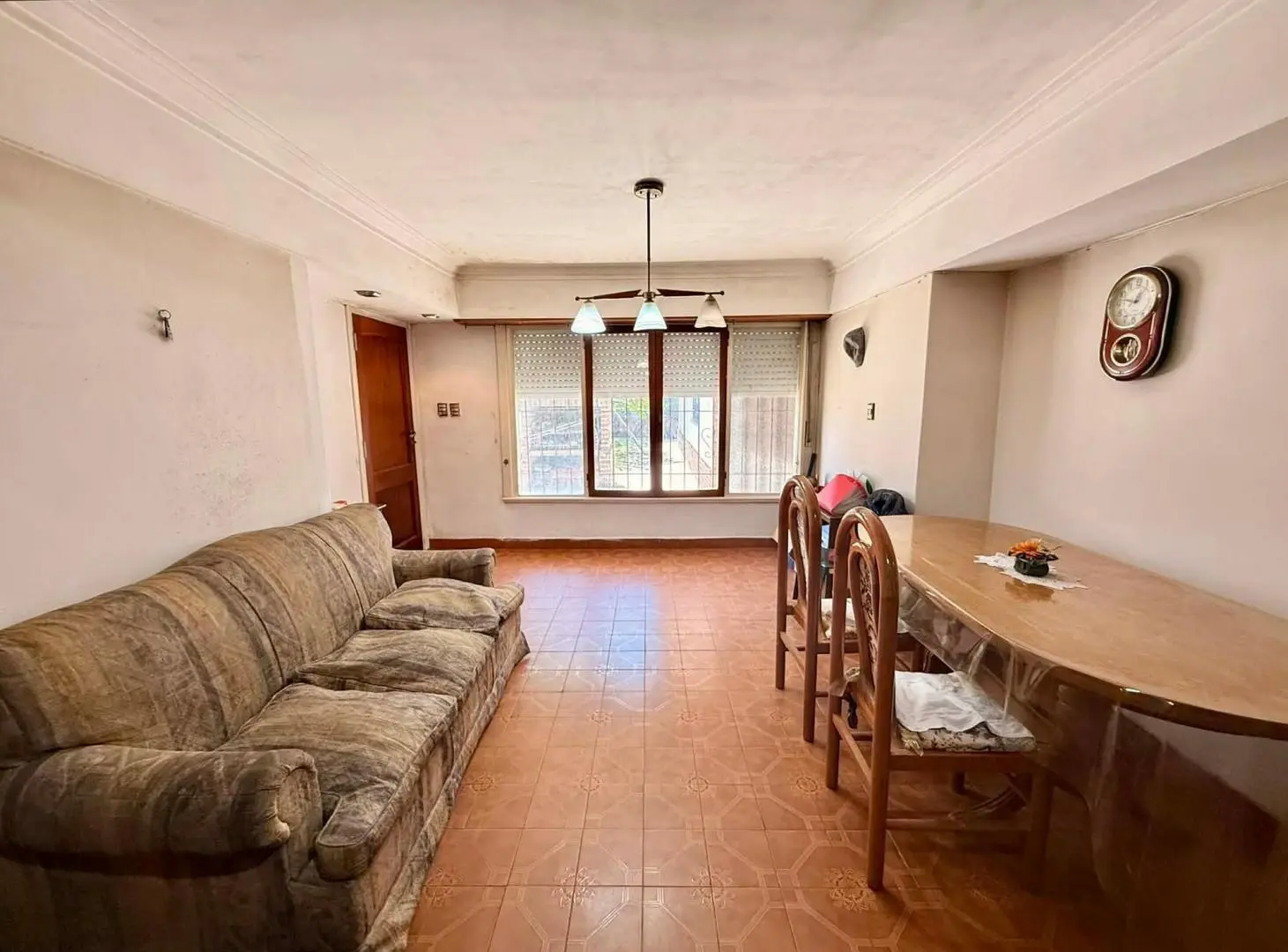 LATORRE PROP. VENDE CHALET 4 AMB CON PARQUE Y GARAGE 5