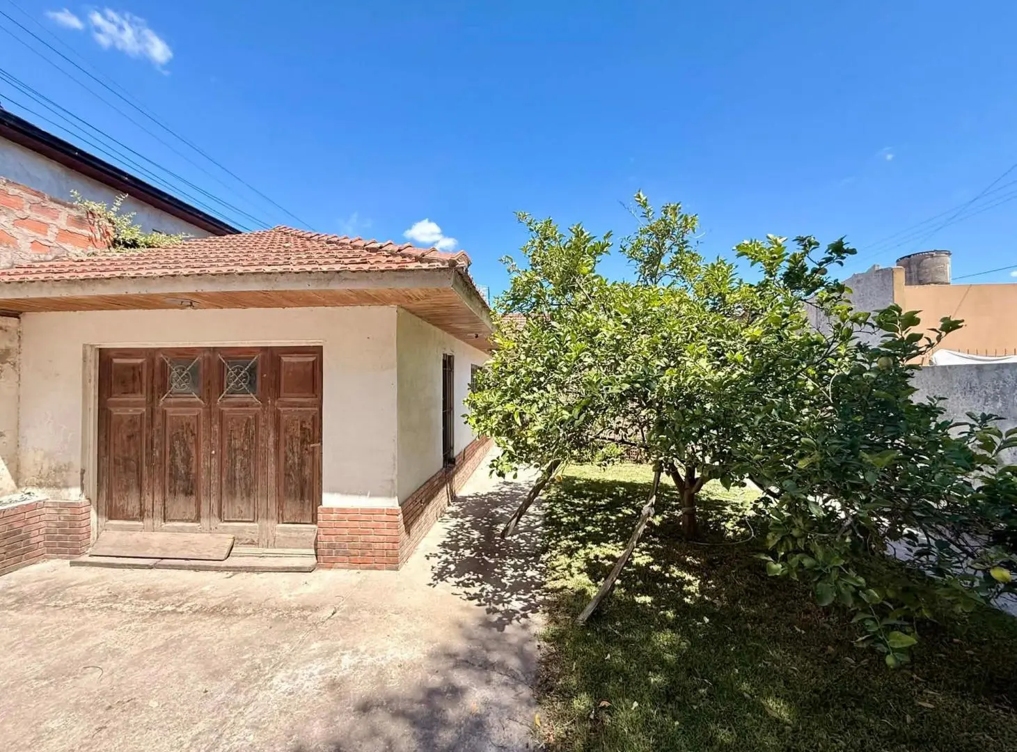 LATORRE PROP. VENDE CHALET 4 AMB CON PARQUE Y GARAGE 2