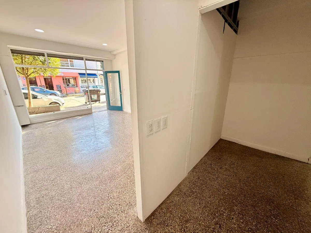 LATORRE PROP. ALQUILA LOCAL COMERCIAL-PATAGONES Y STROBEL 2