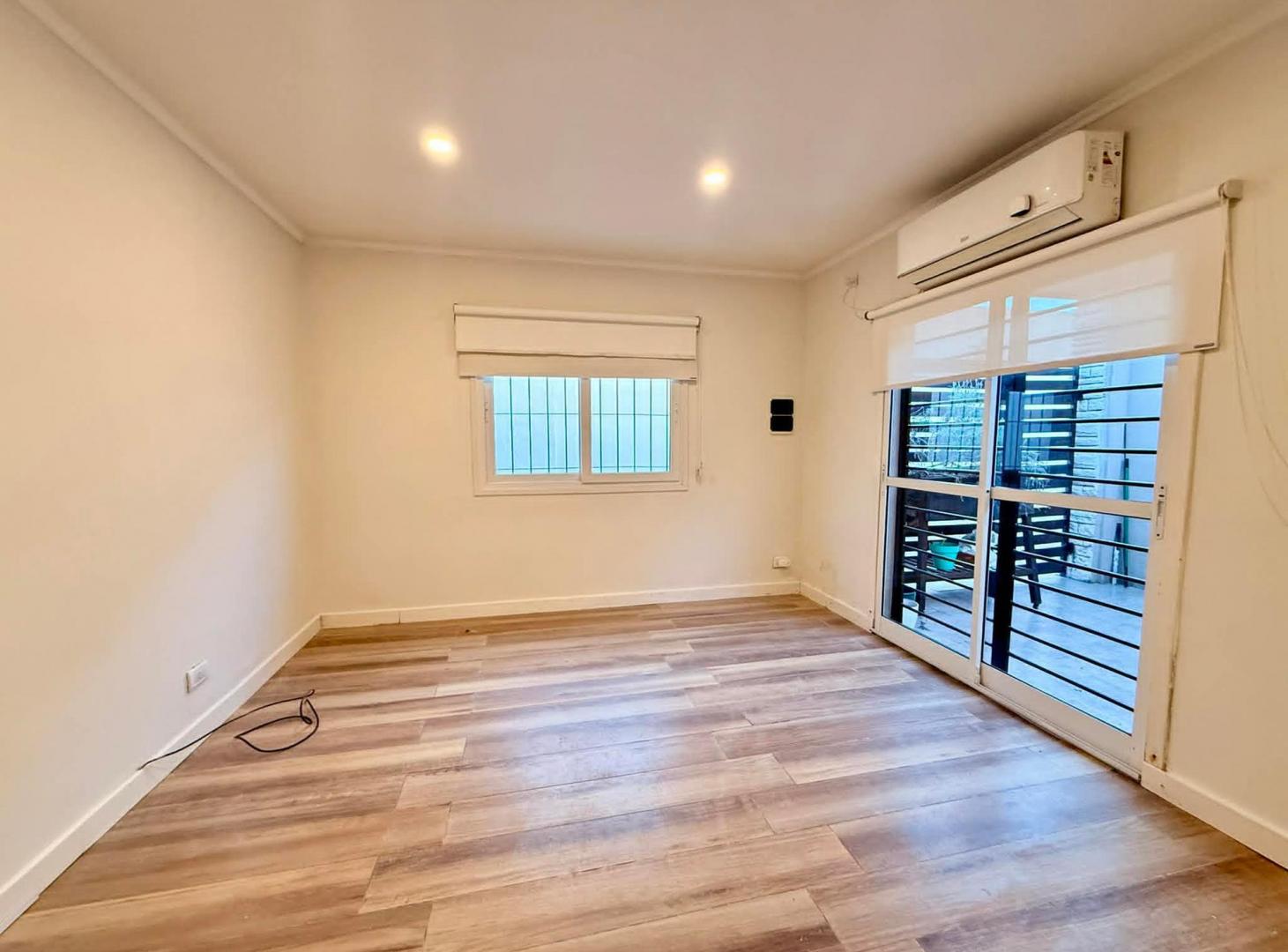 Foto de LATORRE PROP. ALQUILA 24 MESES MODERNO PH EN CAISAMAR, imagen 4