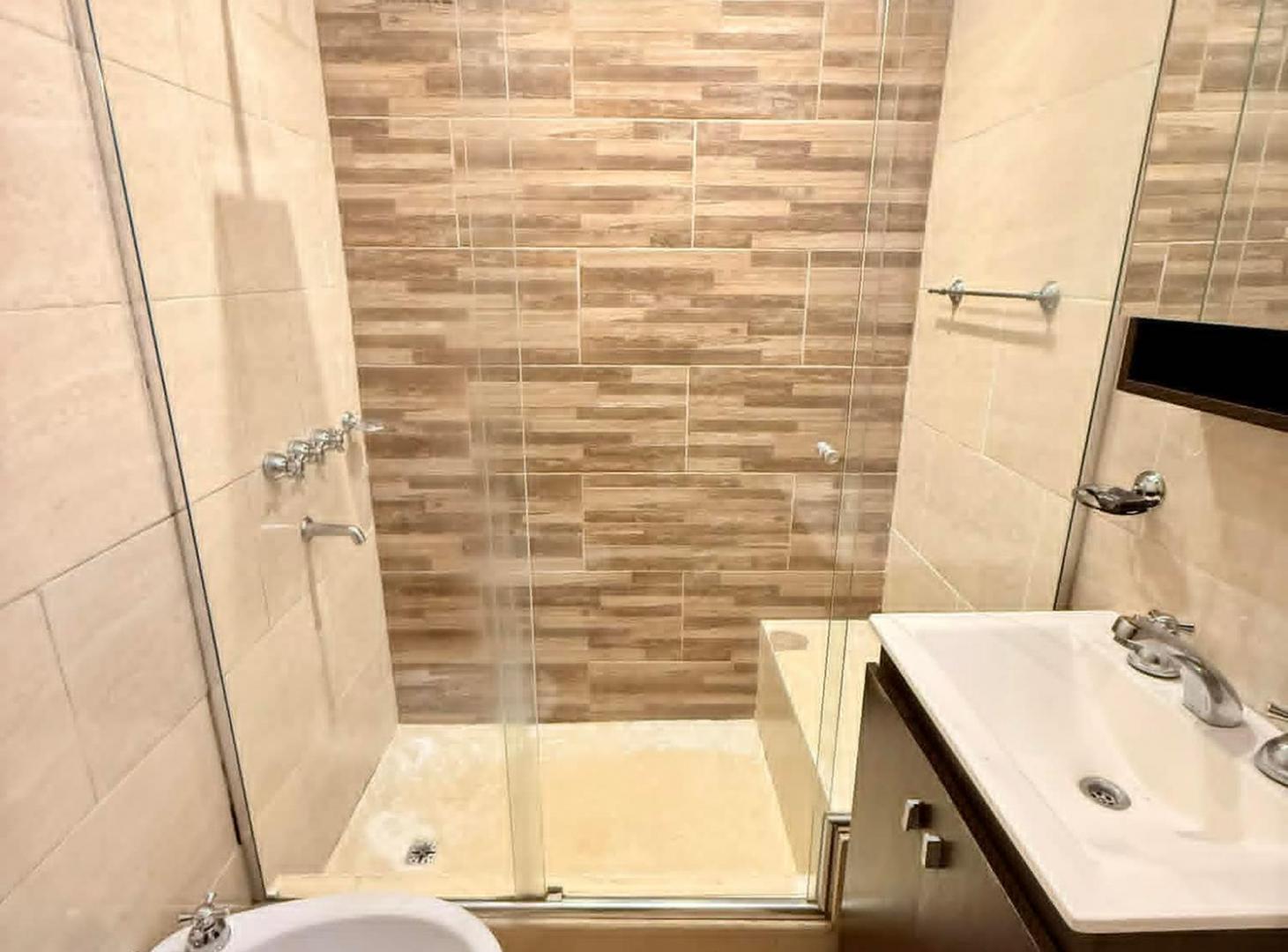Foto de LATORRE PROP. ALQUILA 24 MESES MODERNO PH EN CAISAMAR, imagen 5