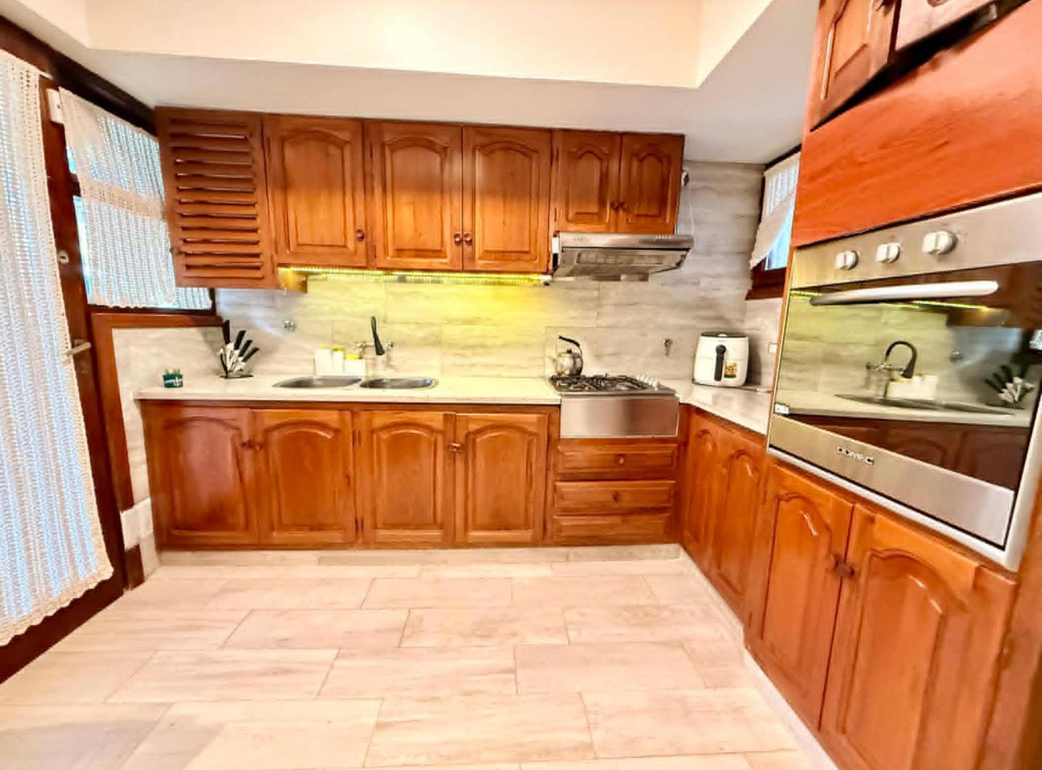 Foto de LATORRE PROP. VENDE CHALET 5 AMB. + DOS DEPTOS EN LA FLORIDA, imagen 3