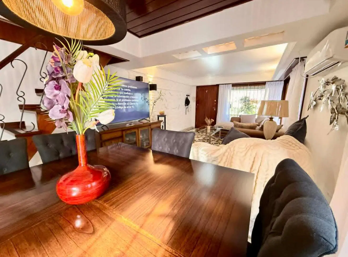 LATORRE PROP. VENDE CHALET 5 AMB. + DOS DEPTOS EN LA FLORIDA 1