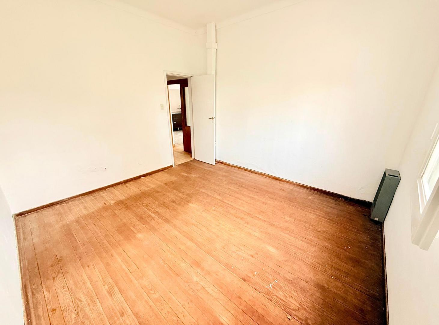 Foto de LATORRE PROP. VENDE CHALET 3 AMB CON PARQUE - APTO CREDITO, imagen 3
