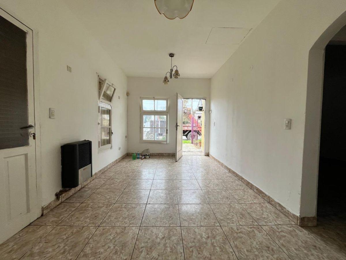 Foto de LATORRE PROP. VENDE CASA CON AMPLIO PARQUE - APTO CREDITO, imagen 2