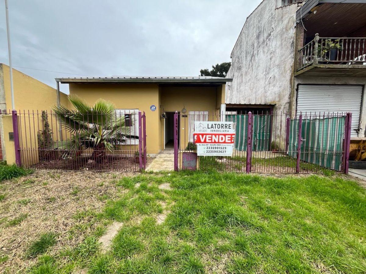 LATORRE PROP. VENDE CASA CON AMPLIO PARQUE - APTO CREDITO