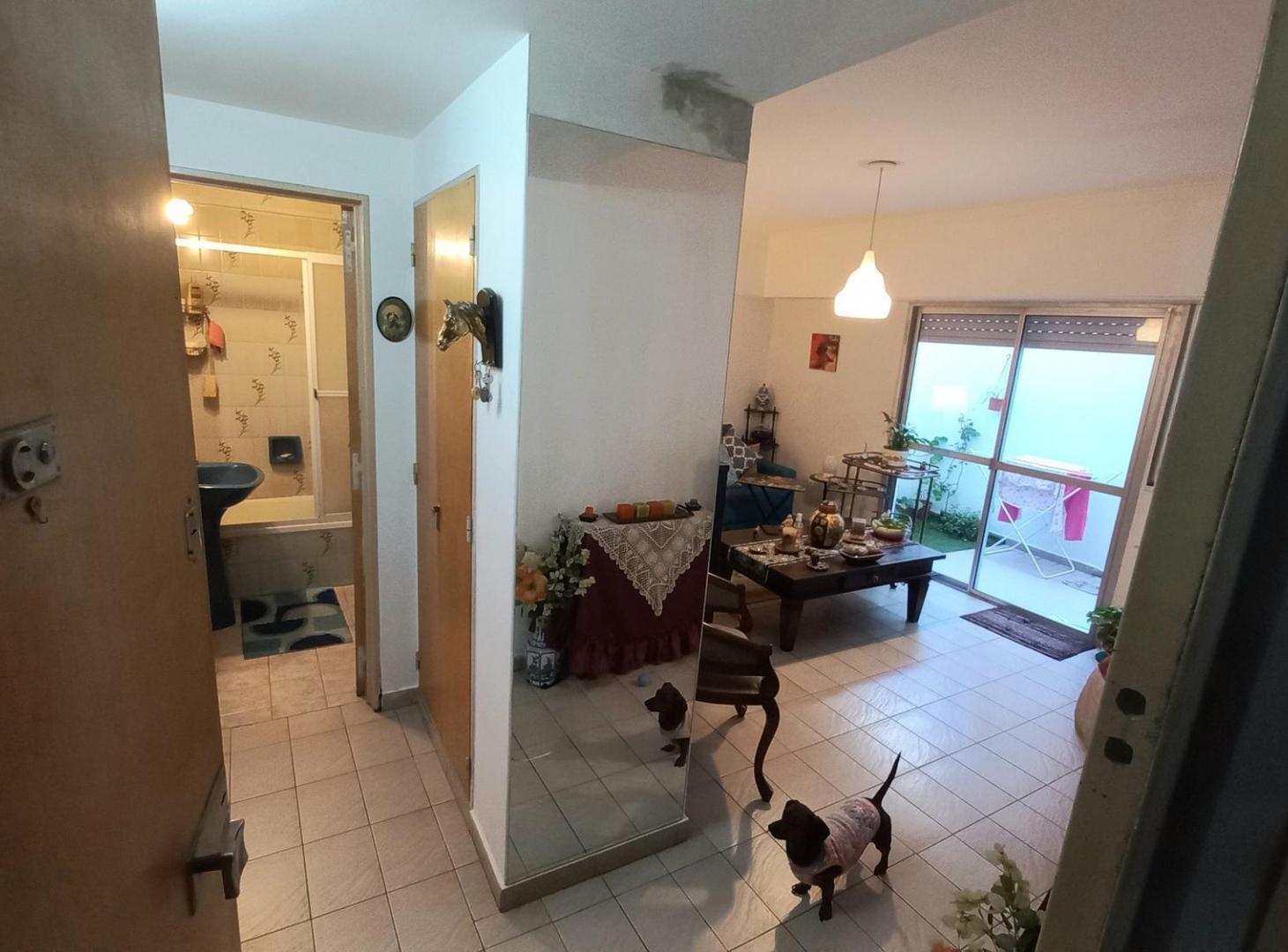 Foto de Departamento 2 amb. en venta. Con 2 patios. La Perla. Cel. 2235421919, imagen 3