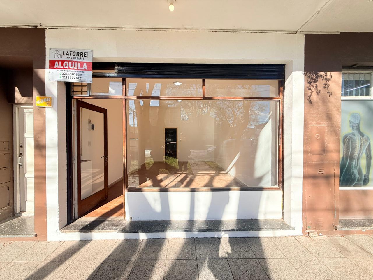 Foto de LATORRE PROP. ALQUILA LOCAL COMERCIAL S/ AV. LIBERTAD, imagen 2
