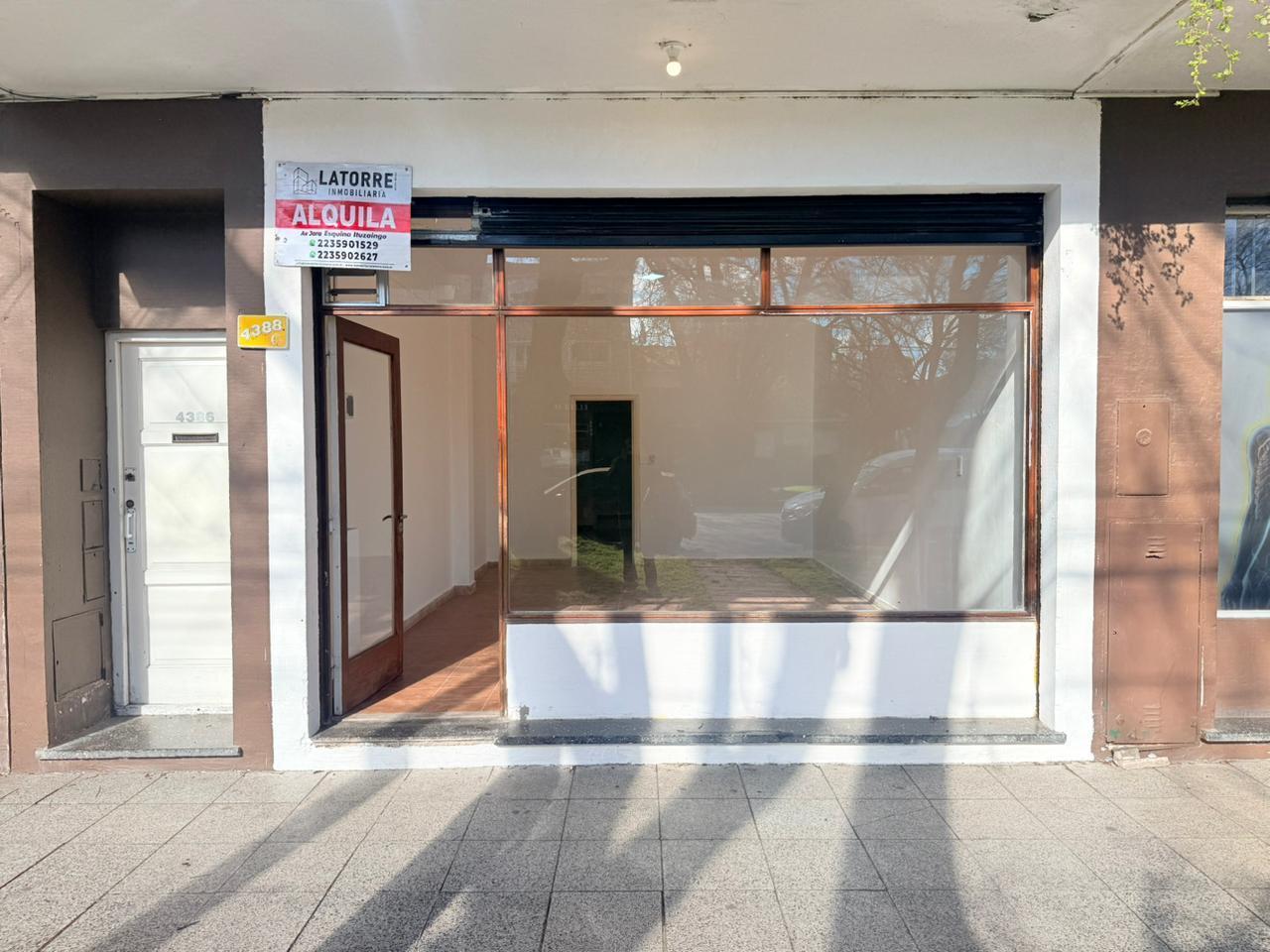 Foto de LATORRE PROP. ALQUILA LOCAL COMERCIAL S/ AV. LIBERTAD, imagen 1