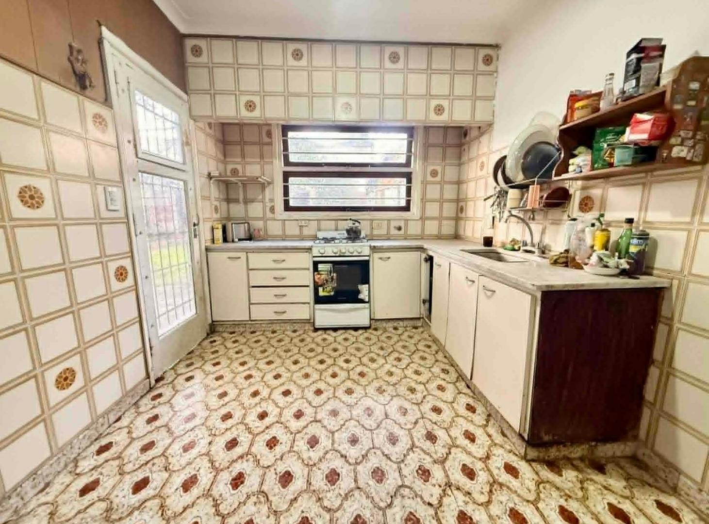 Foto de LATORRE PROP. VENDE CHALET 5 AMB CON PARQUE - CHAUVIN, imagen 5