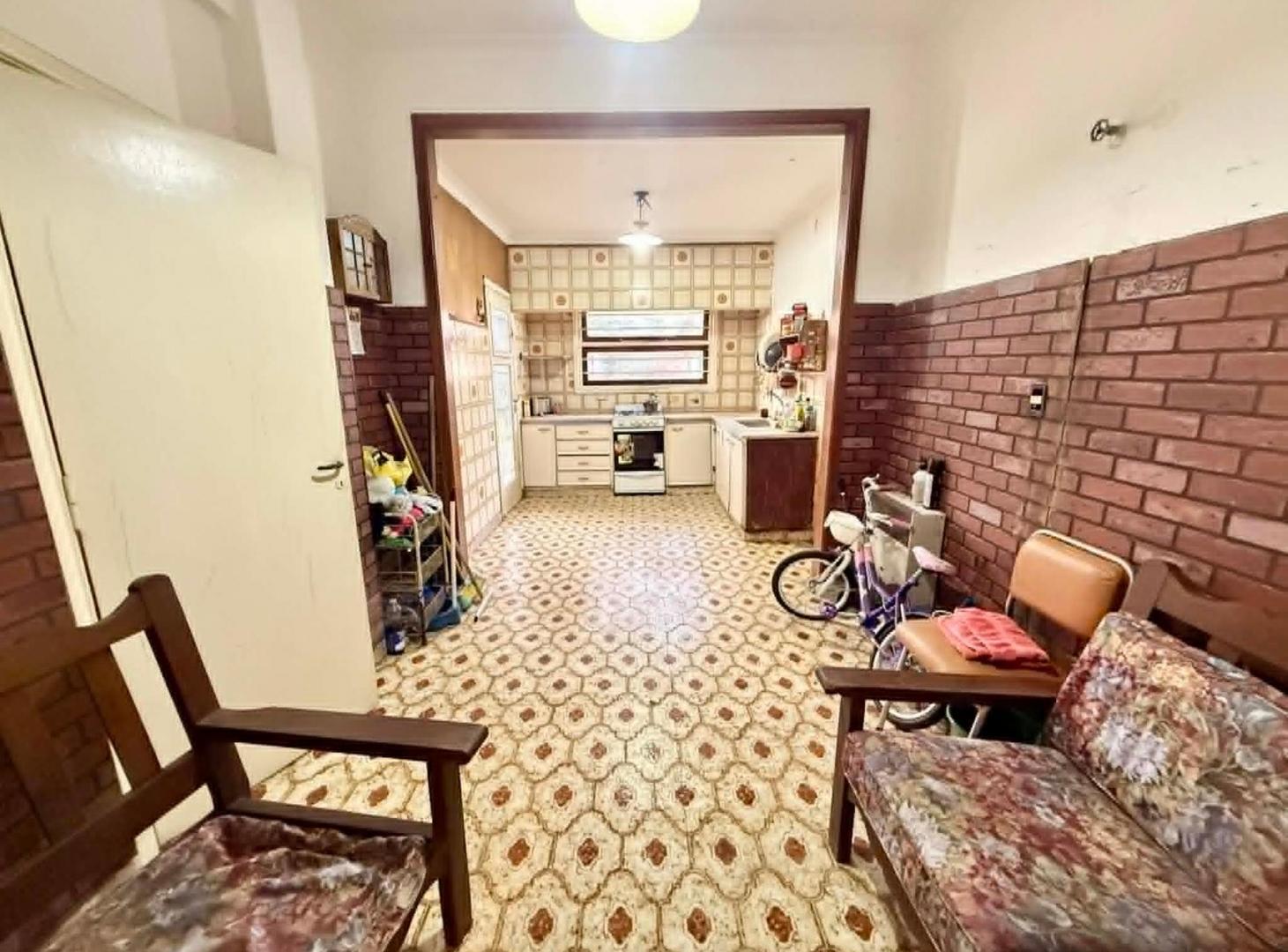 Foto de LATORRE PROP. VENDE CHALET 5 AMB CON PARQUE - CHAUVIN, imagen 3