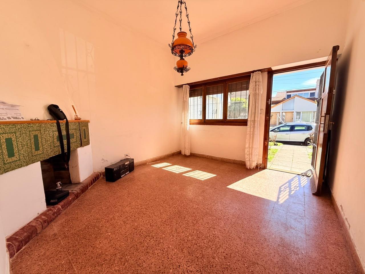 Foto de LATORRE PROP. VENDE CHALET EN PARQUE LURO, imagen 3