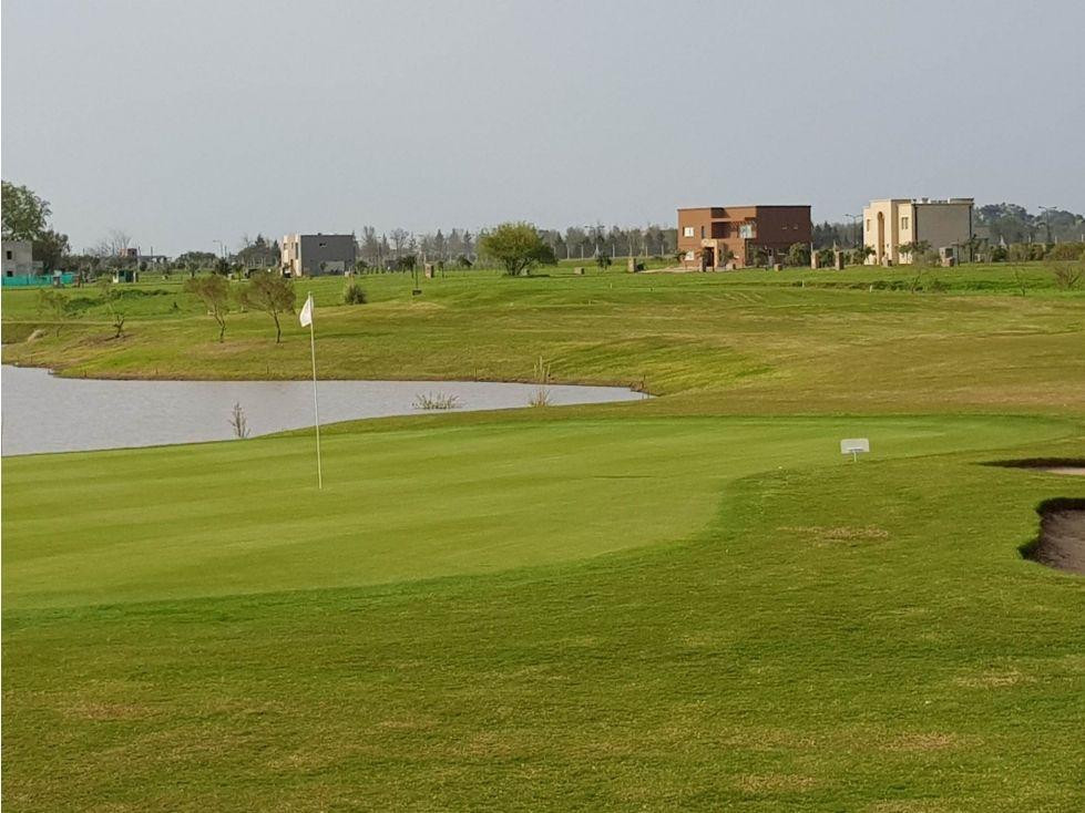 Lote De 1014m2 con fondo Al Campo De Golf