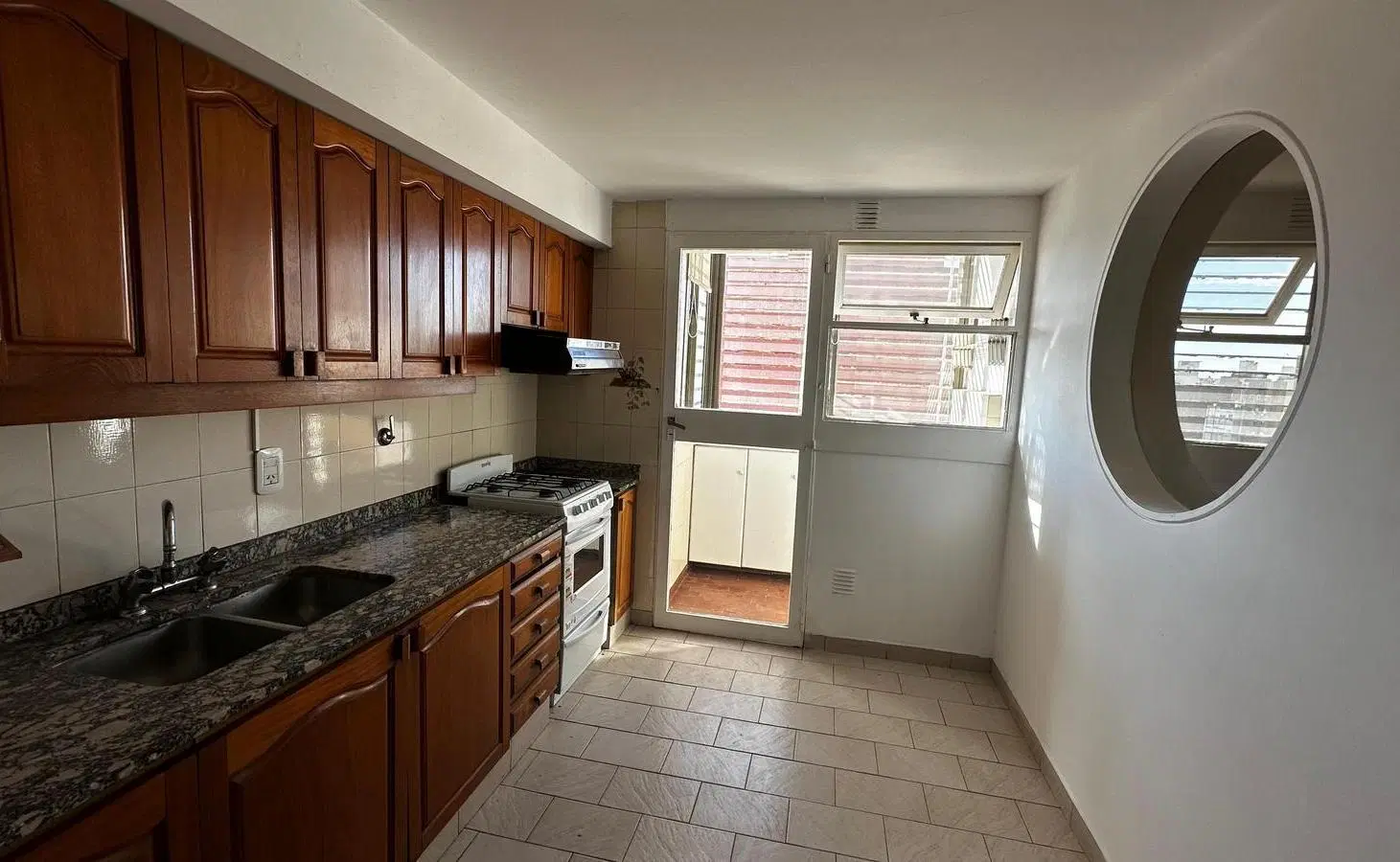 Venta departamento 2 dormitorios con cochera 4