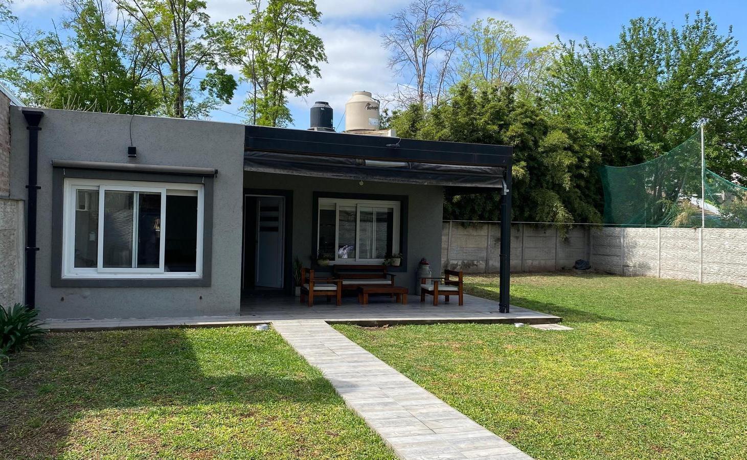 Casa 1 DORMITORIO con Jardin Country Profesional Funes