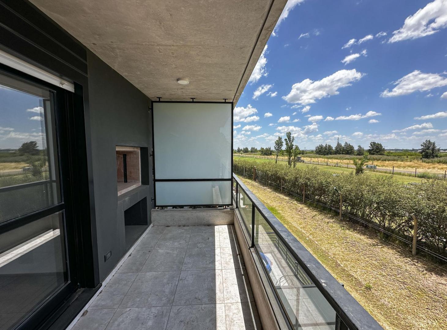 Foto de Venta Departamento 2 Dormitorios con cochera en Los Pasos, Fisherton, imagen 2