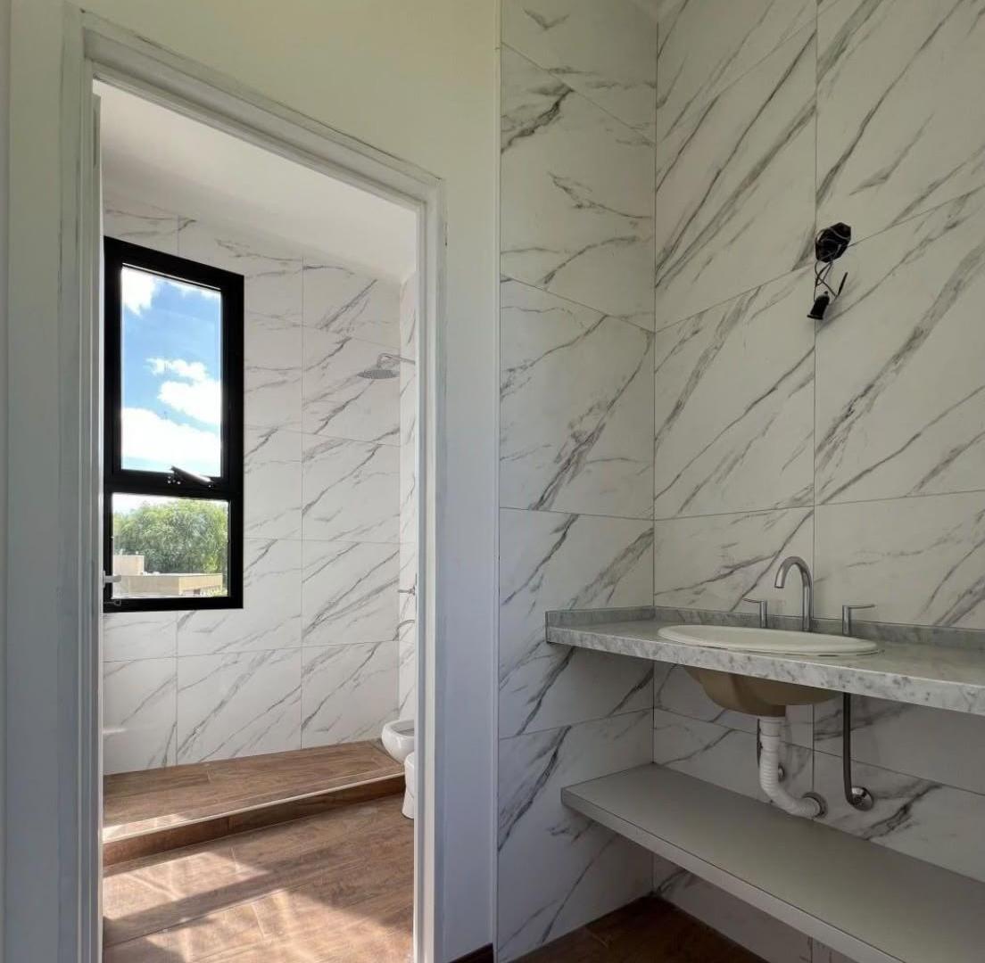 Foto de Casa de 245 m² con 3 dormitorios en venta en Guernica, imagen 4