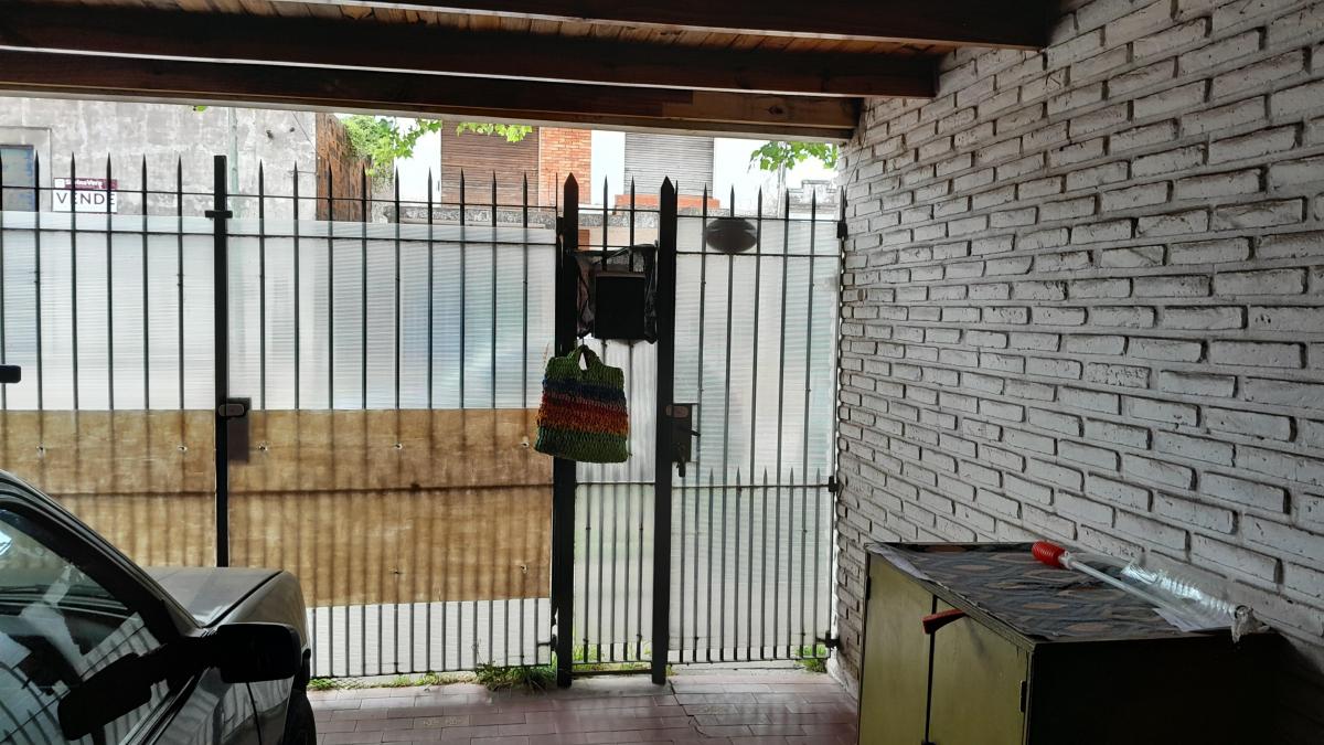 Foto de VENTA CASA SOBRE LOTE PROPIO Oportunidad !!!!, imagen 2
