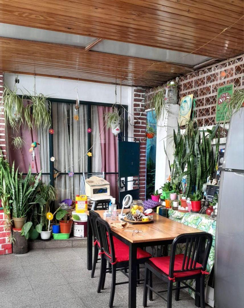 VENTA DE IMPORTANTE CASA