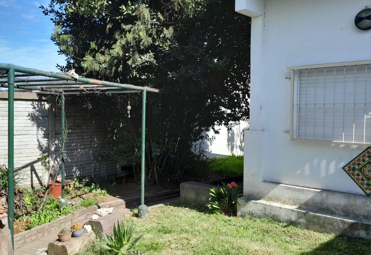 Foto de VENTA CASA SOBRE GRAN LOTE PROPIO, imagen 5