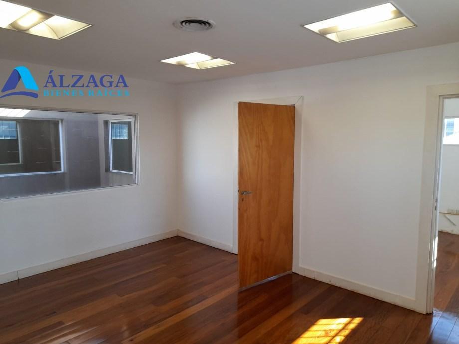 Dos Galpones y Oficinas en Venta en Quilmes Este 2
