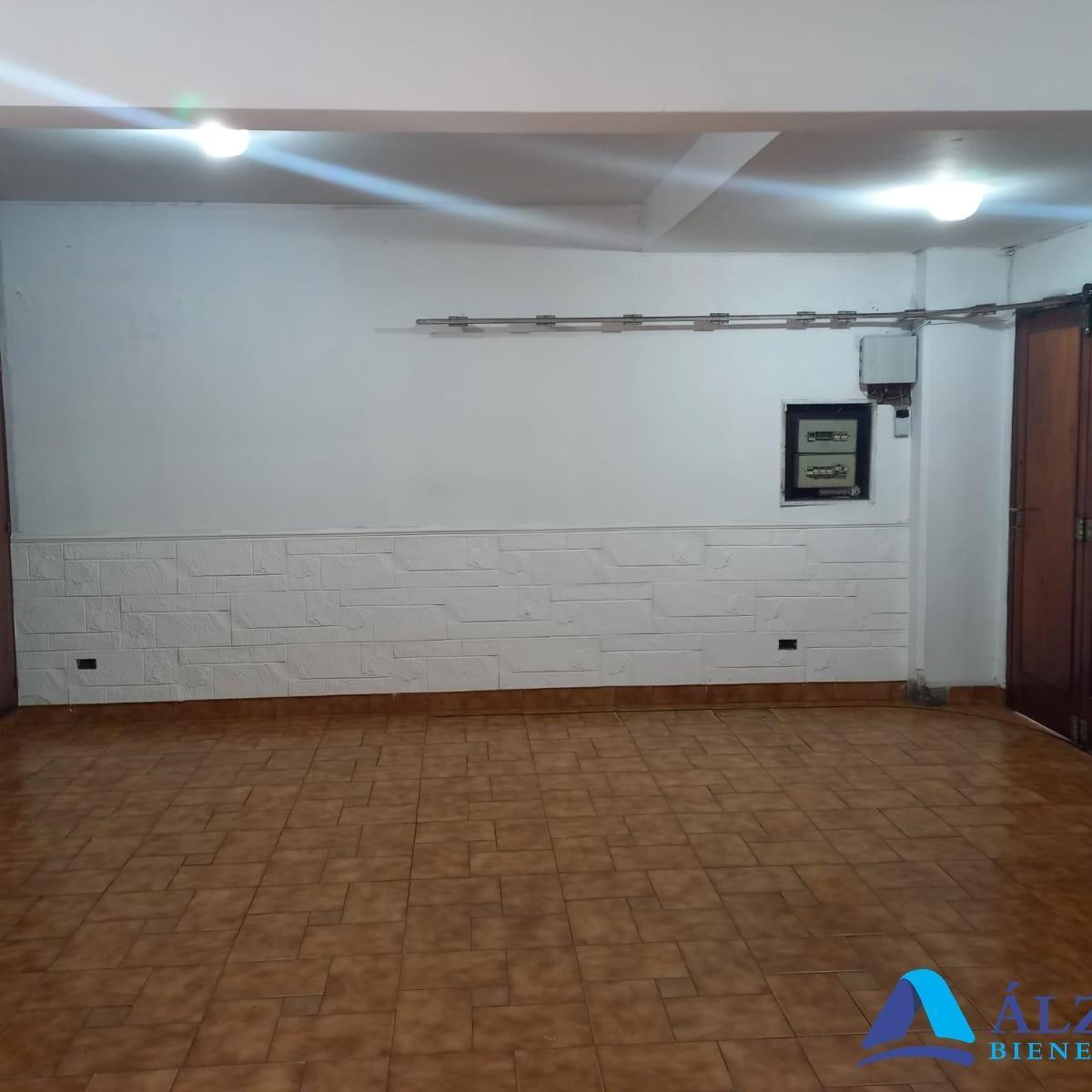 Hermoso Chalet en esquina, excelente zona. SE OFRECE AMPLIA FINANCIACION