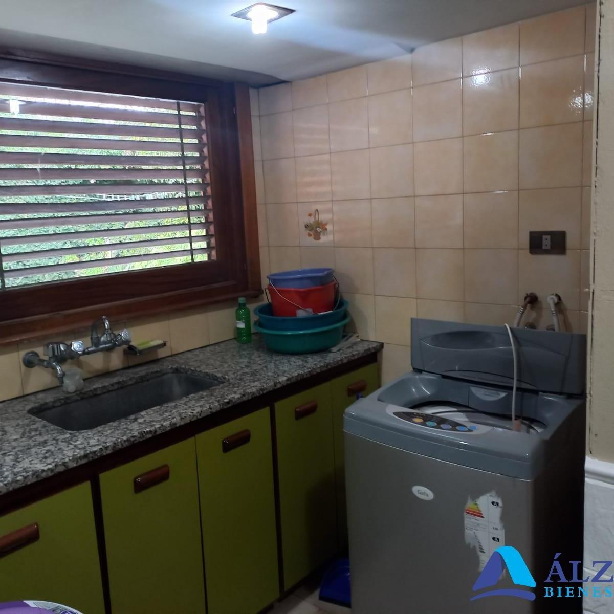Foto de Hermoso Chalet en esquina, excelente zona. SE OFRECE AMPLIA FINANCIACION, imagen 3