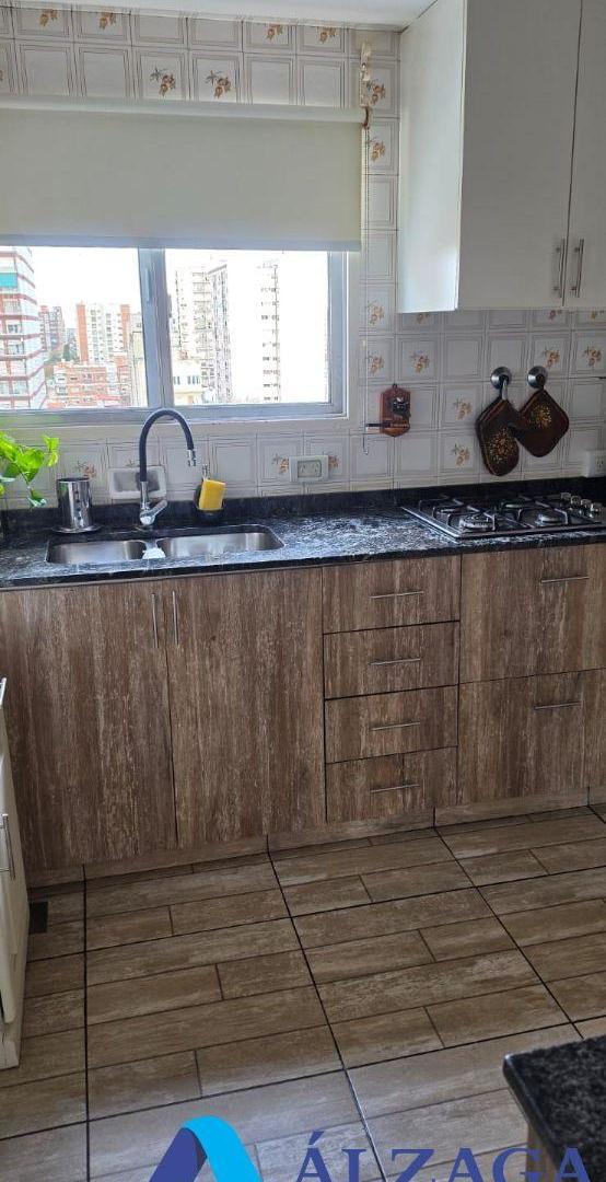 Foto de Departamento de 78 m² con 2 dormitorios en venta en Quilmes, imagen 2