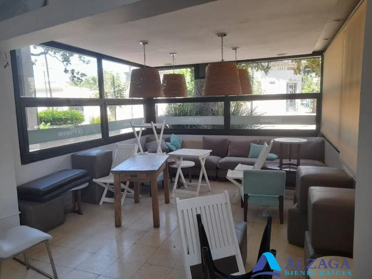 EXCELENTE LOCAL, IDEAL PARA CONSTRUIR EDIFICIO, FOT 2 FOS 0.60. MUY BUENA ZONA COMERCIAL 2