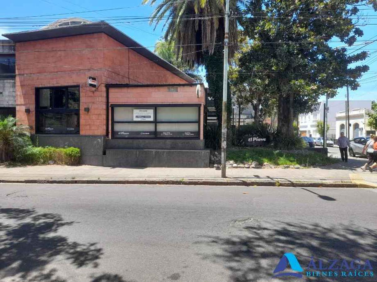 Foto de EXCELENTE LOCAL, IDEAL PARA CONSTRUIR EDIFICIO, FOT 2 FOS 0.60. MUY, imagen 4