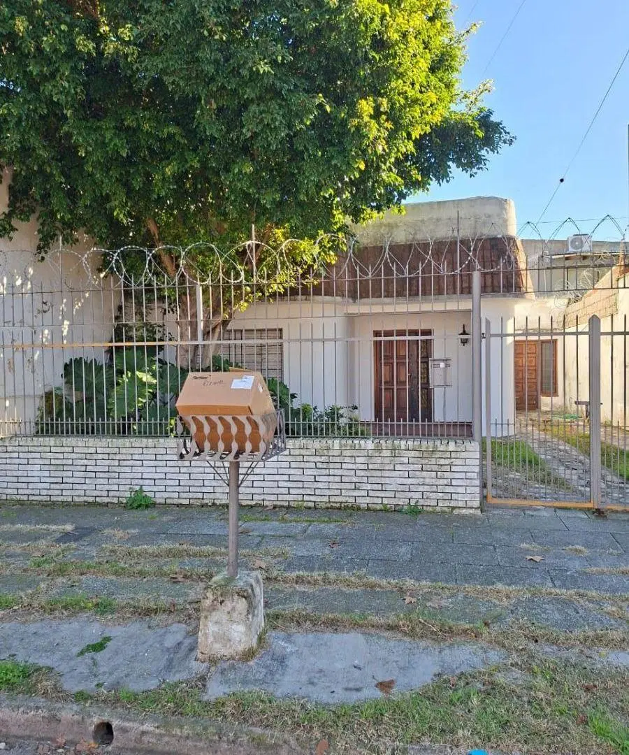 BERNAL CASA AMPLIA MUY BIEN UBICADA 1