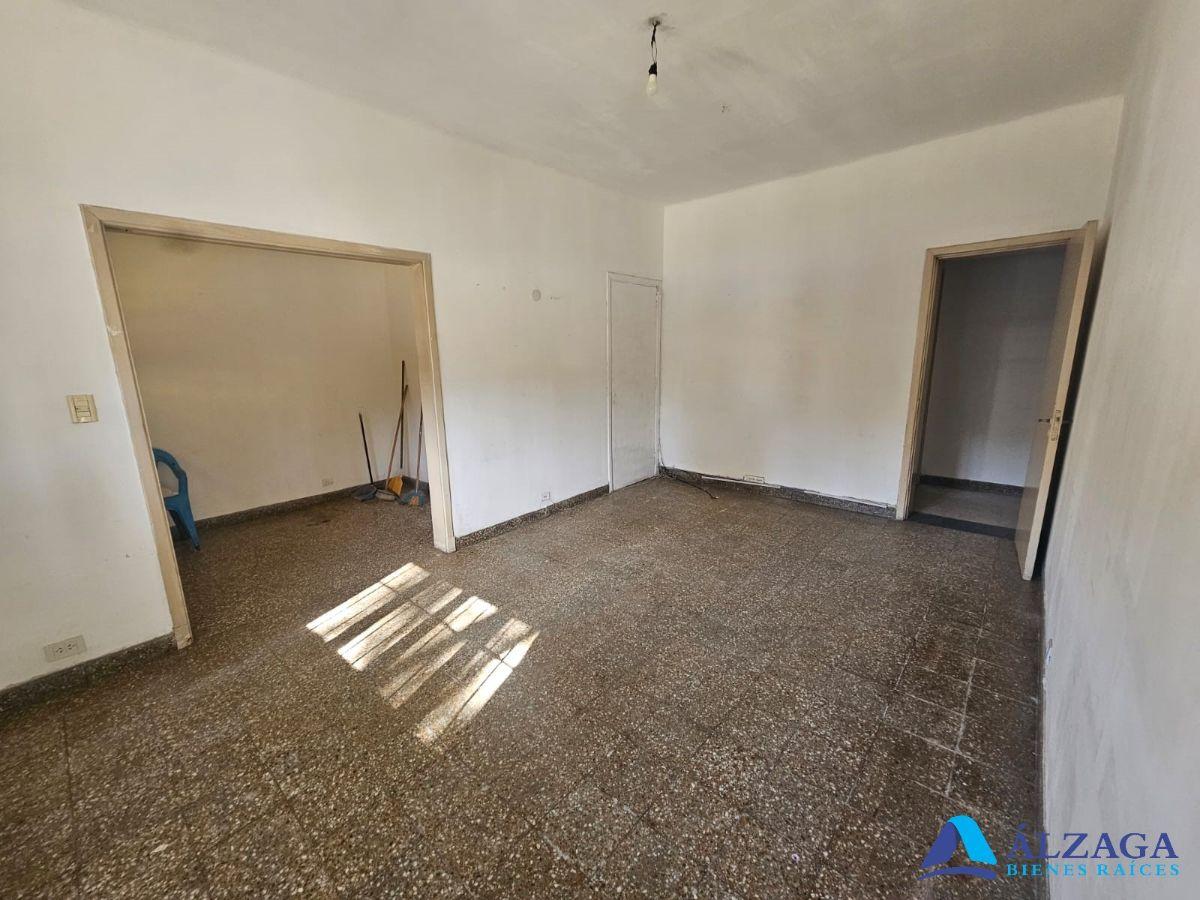 Foto de Casa de 140 m² con 2 dormitorios en alquiler en Bernal Este, imagen 4