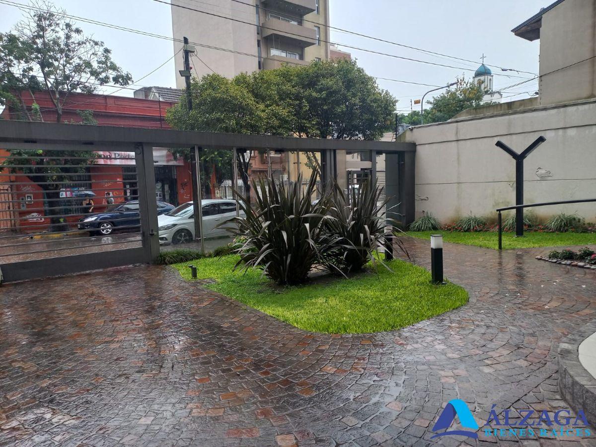 Foto de QUILMES ZONA SEMIPISO 3 AMB.. EXCELENTE A MEDIA CUADRA DE PLAZA CONESA, imagen 2