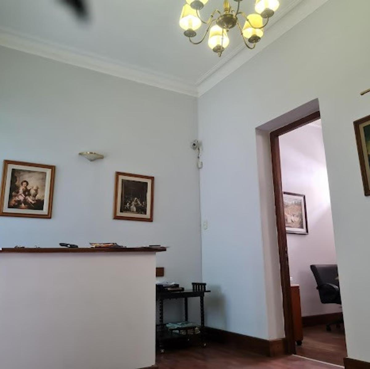Retasado Venta Oficina Comercial Reciclada Escritura 6 privados sala de reunione