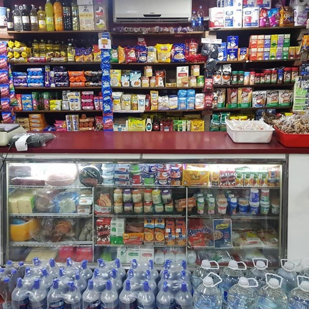 Venta Esq. Local Comercial z/Tribunales I en Centro U$S90.000.