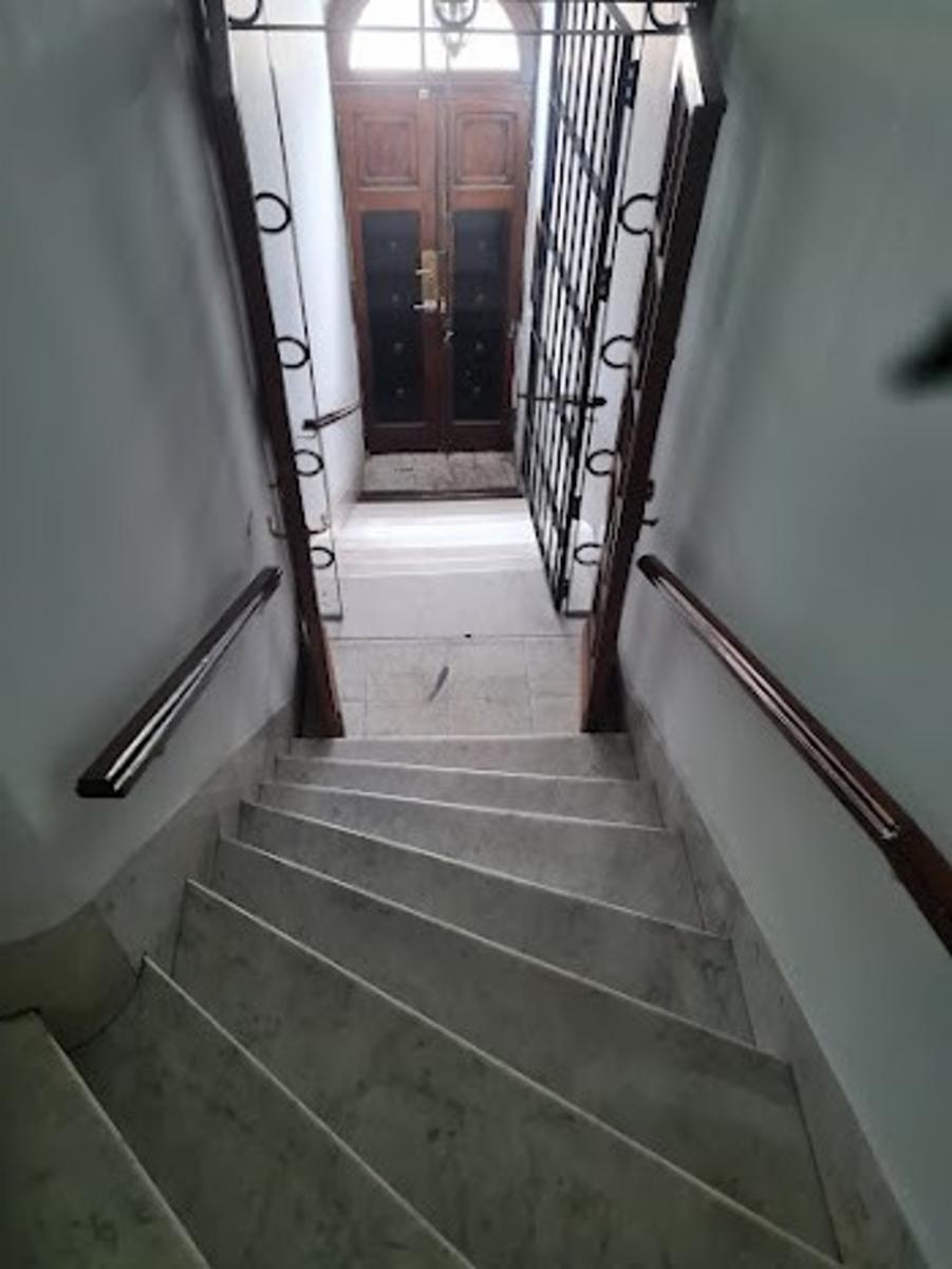 Retasado Venta Oficina Comercial Reciclada Escritura 6 privados sala de reuniones en Centro U$S170.0