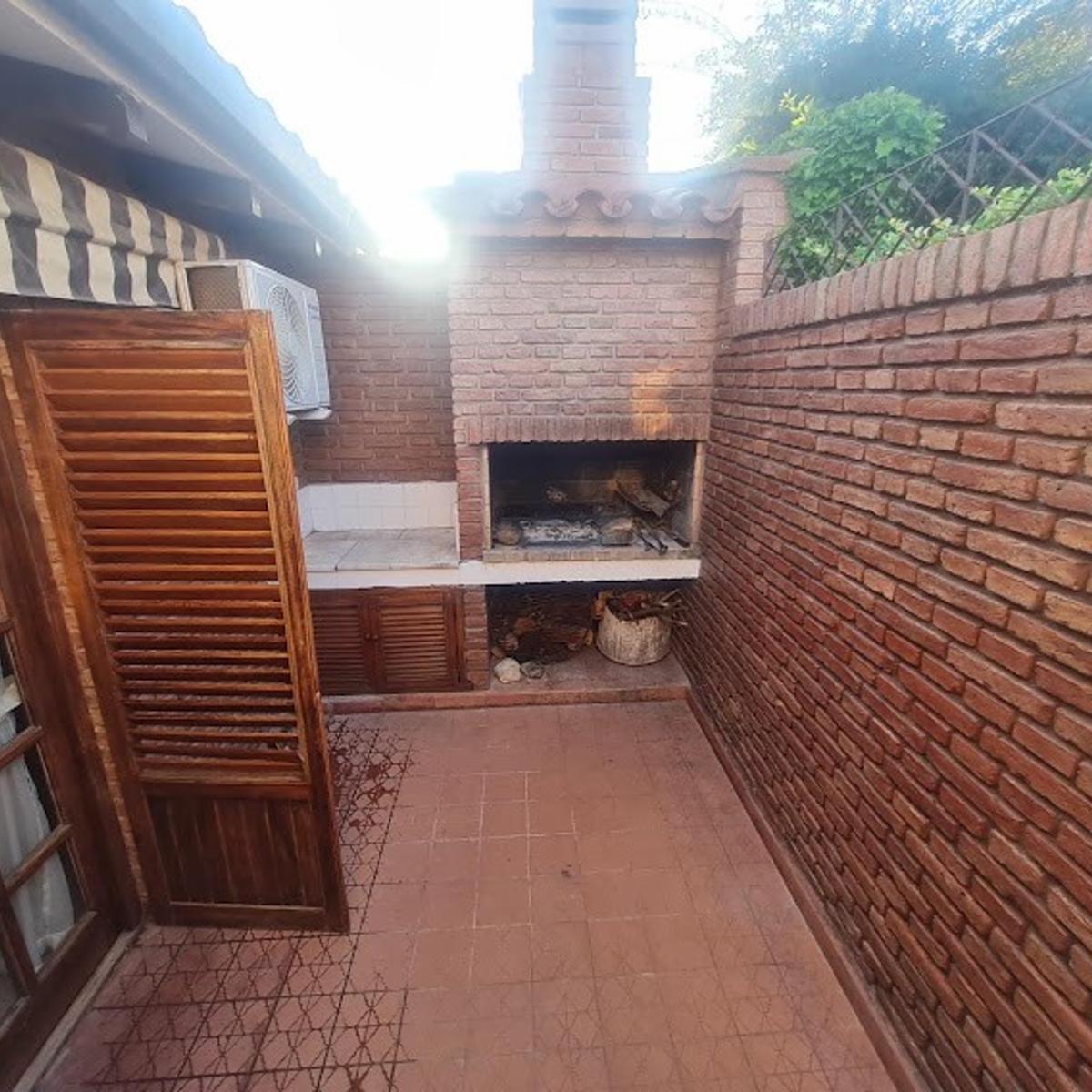 Venta Casa 3 Dorm. 2 Patios Asador Cochera + Depto Independiente en La Cumbre U$s130.000. 4