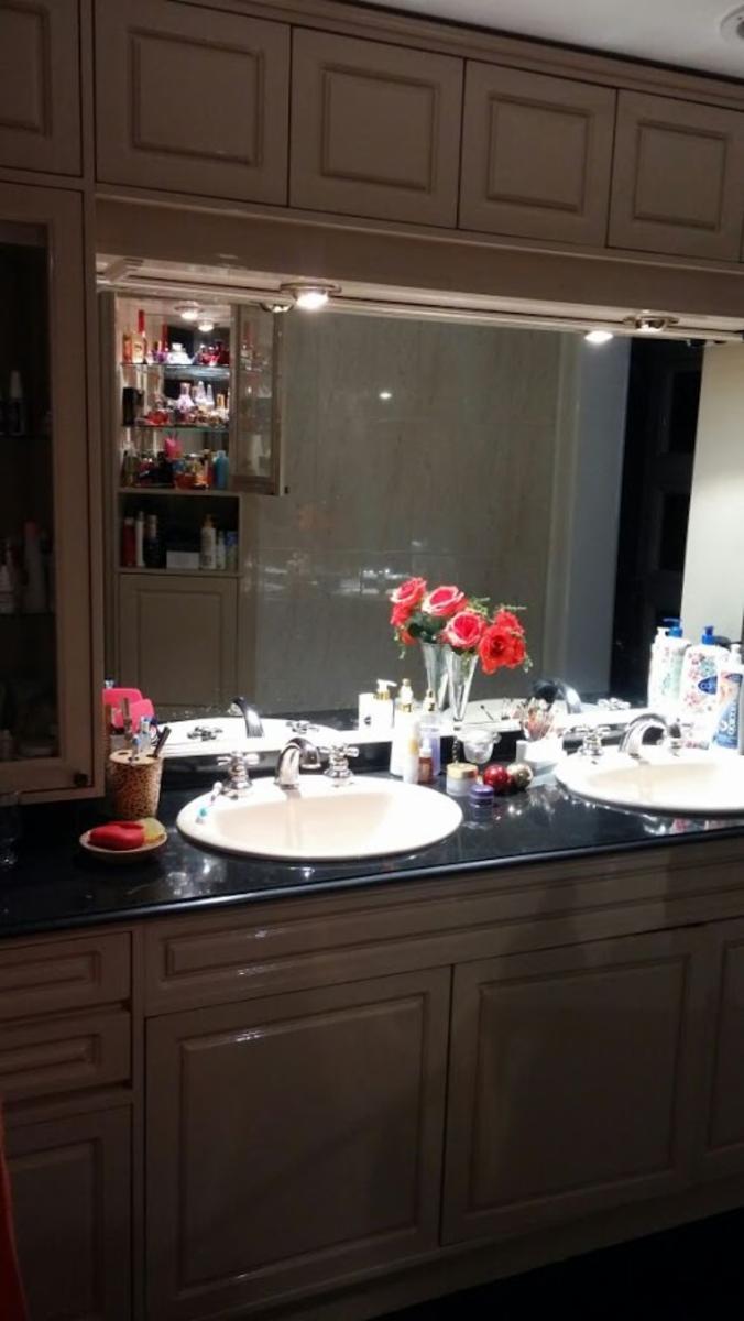 Venta Departamento de Categoría 3 Dorm. Escritorio Cochera Z/peatonal en Centro U$s370.000. 2