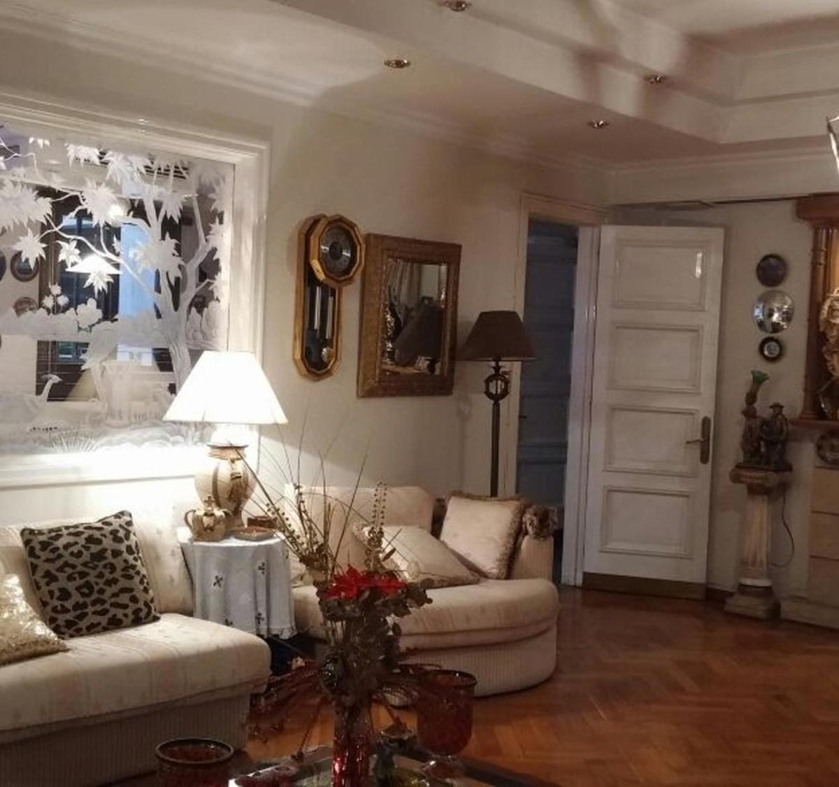 Venta Departamento de Categoría 3 Dorm. Escritorio Cochera Z/peatonal en Centro U$s370.000. 1