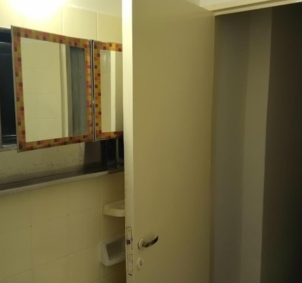 Venta a Reciclar Departamento 2 Dorm. Z/colegios Privados Escritura en Alberdi U$s55.000. 5