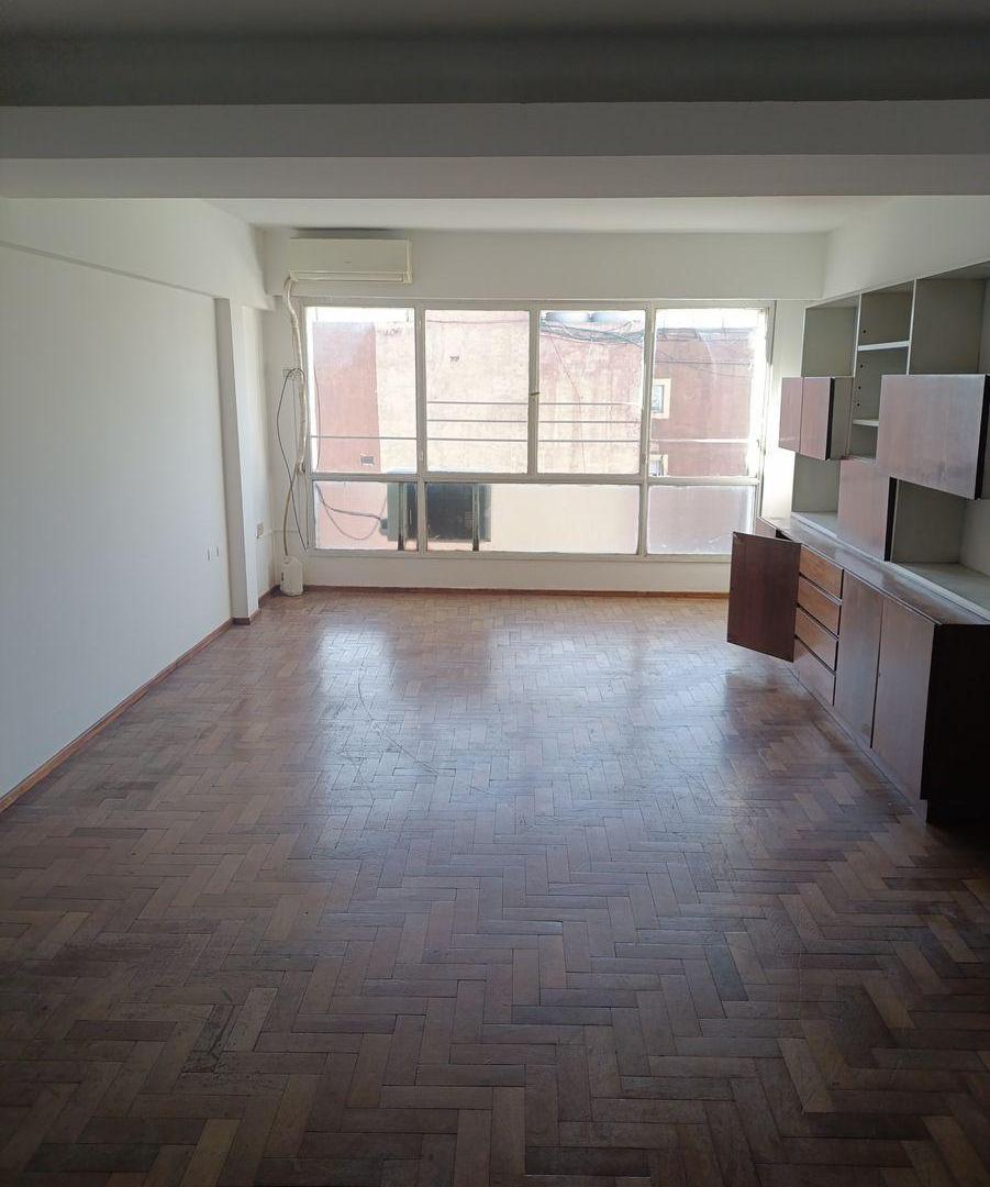 Foto de Venta Departamento 3 dormitorios 2 A/A balcón en Centro., imagen 3