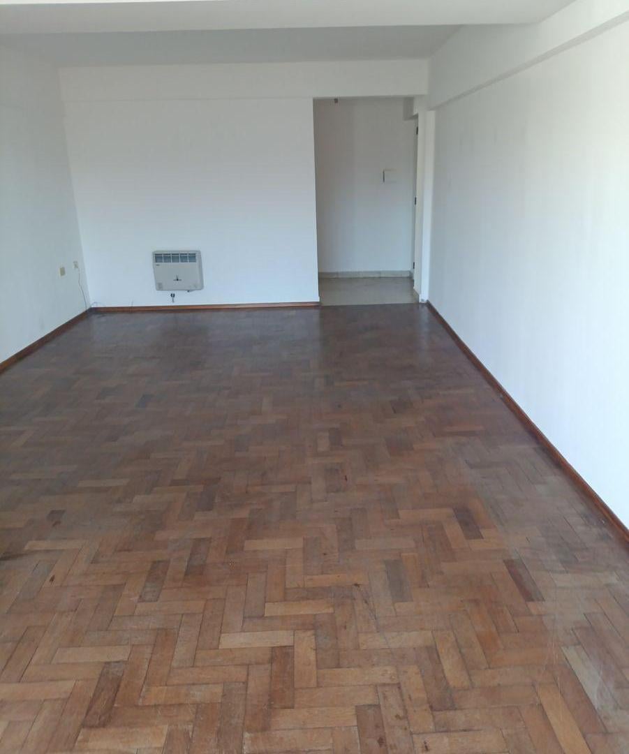 Foto de Venta Departamento 3 dormitorios 2 A/A balcón en Centro., imagen 4
