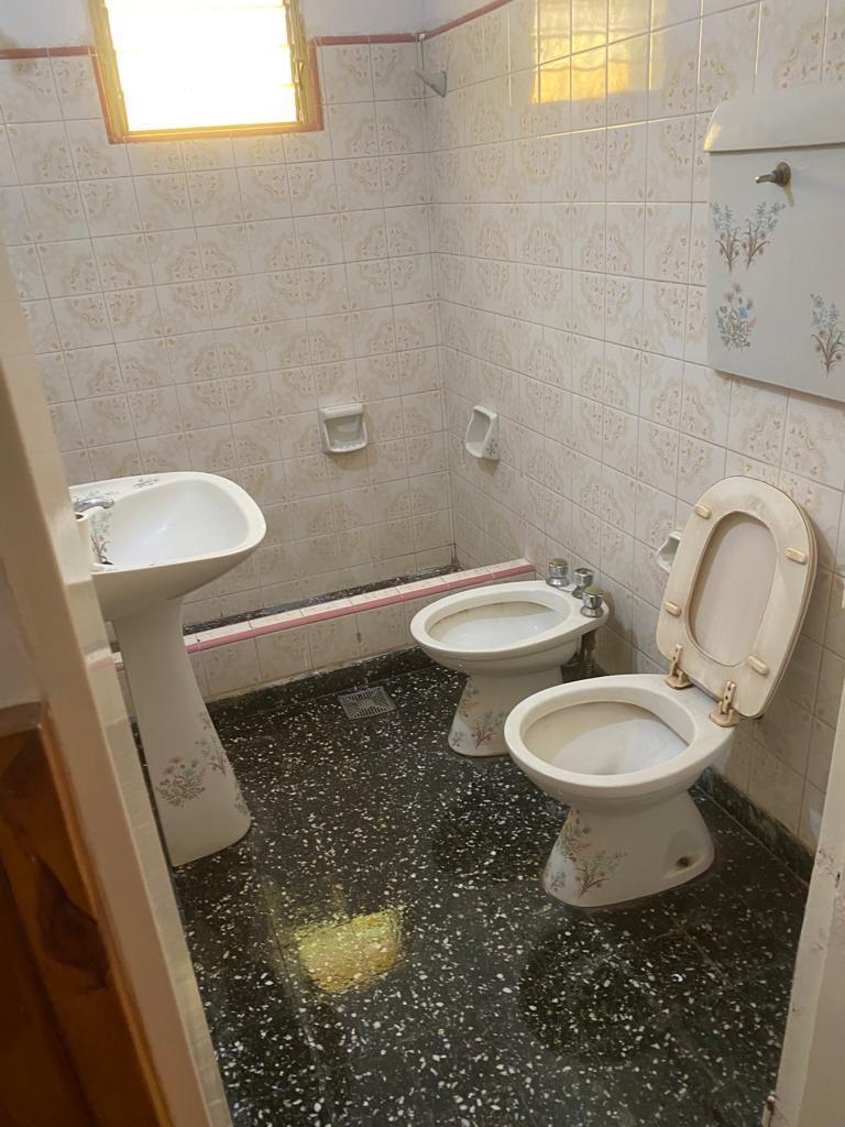 Excelente Casa a m. Av Senzabello. F. Varela 2