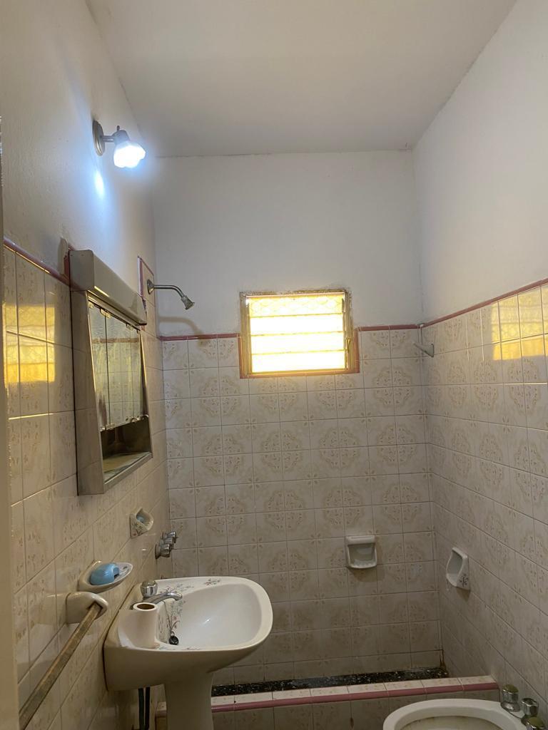 Excelente Casa a m. Av Senzabello. F. Varela 4